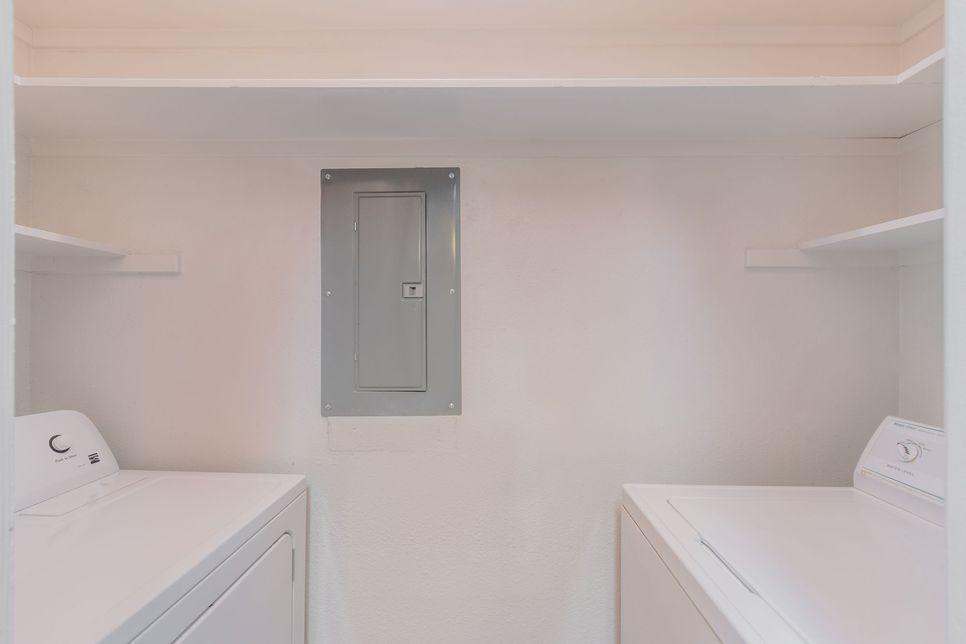https://cdn.rentalbeast.com/listings/3648636_1617986147754.jpg.rbm