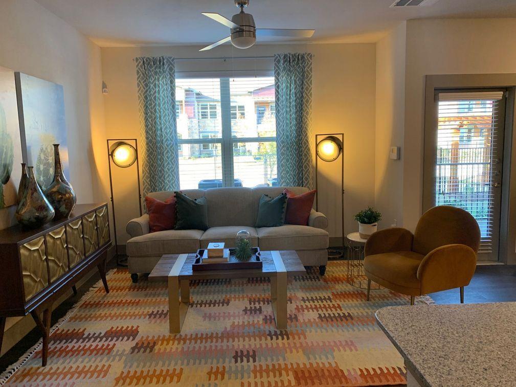 https://cdn.rentalbeast.com/listings/3661624_1581633211689.jpg.rbm