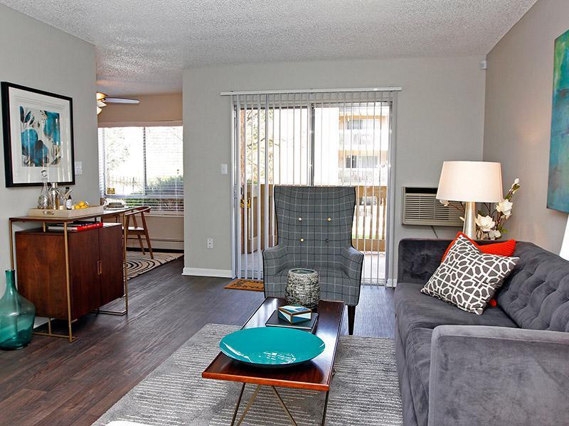 https://cdn.rentalbeast.com/listings/3679989_1582213657771.jpg.rbm