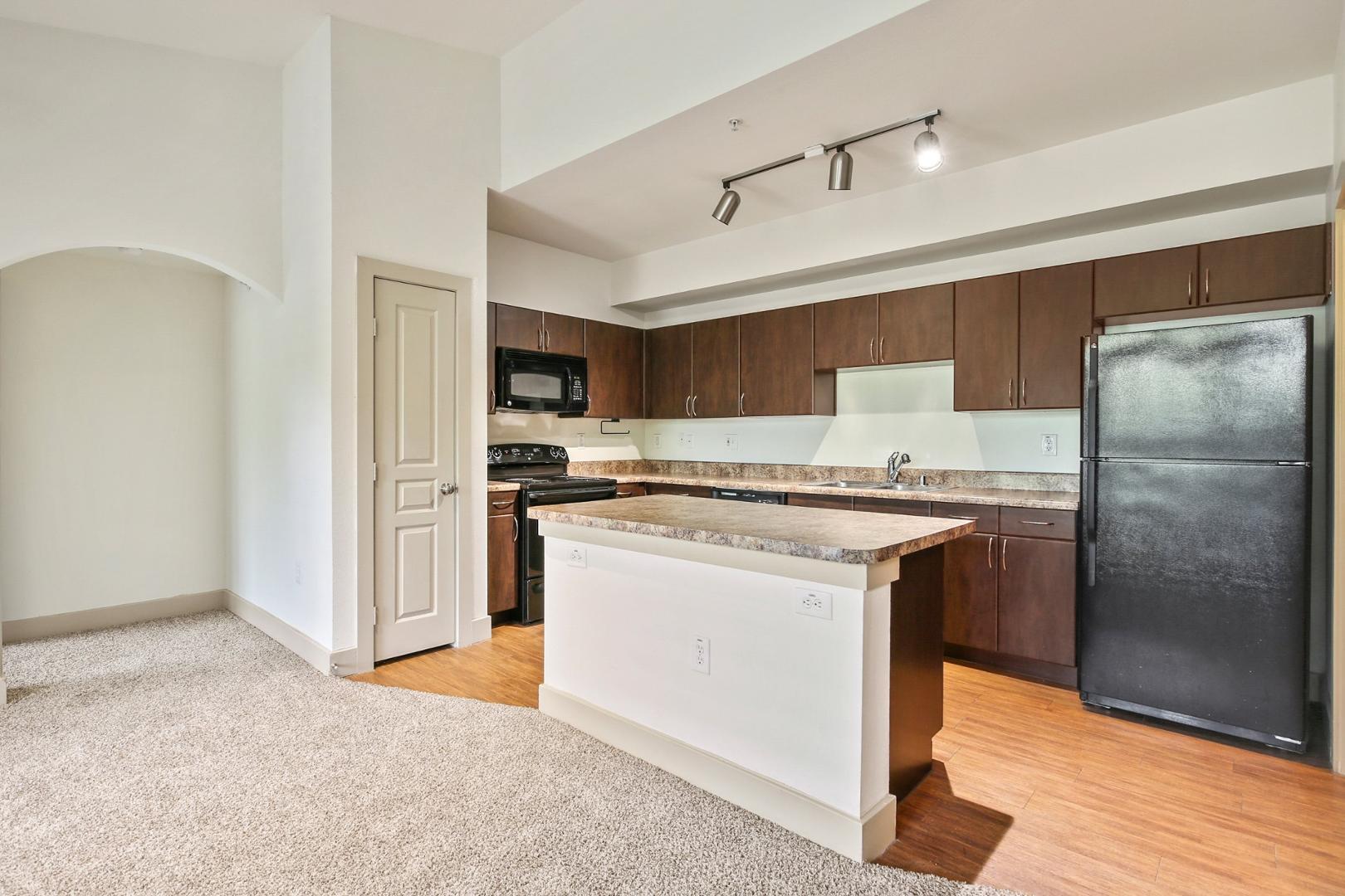 https://cdn.rentalbeast.com/listings/3818030_1617988124805.jpg.rbm