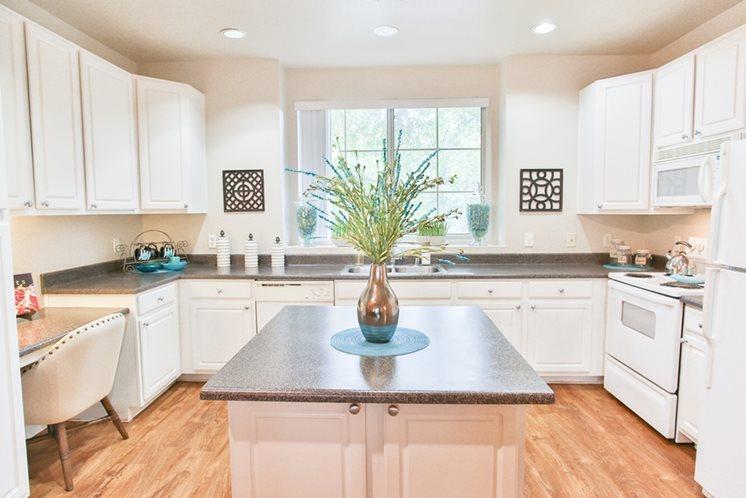 https://cdn.rentalbeast.com/listings/4047118_1593466096176.jpg.rbm