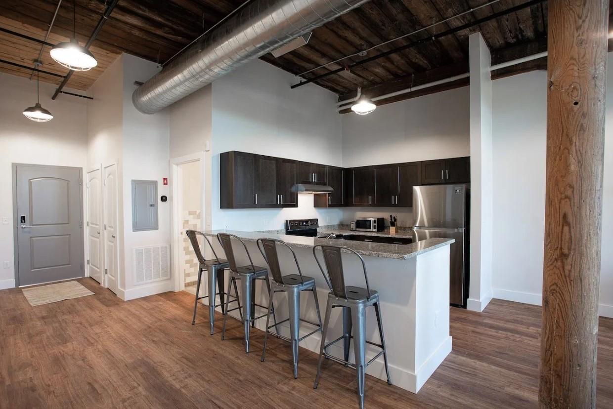 https://cdn.rentalbeast.com/listings/4327937_1599668184491.jpg.rbm