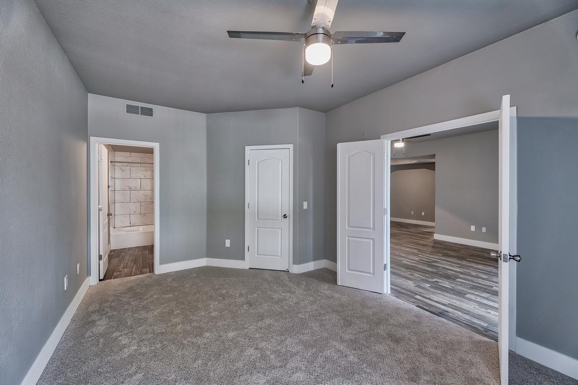 https://cdn.rentalbeast.com/listings/4342094_1600071825609.jpg.rbm