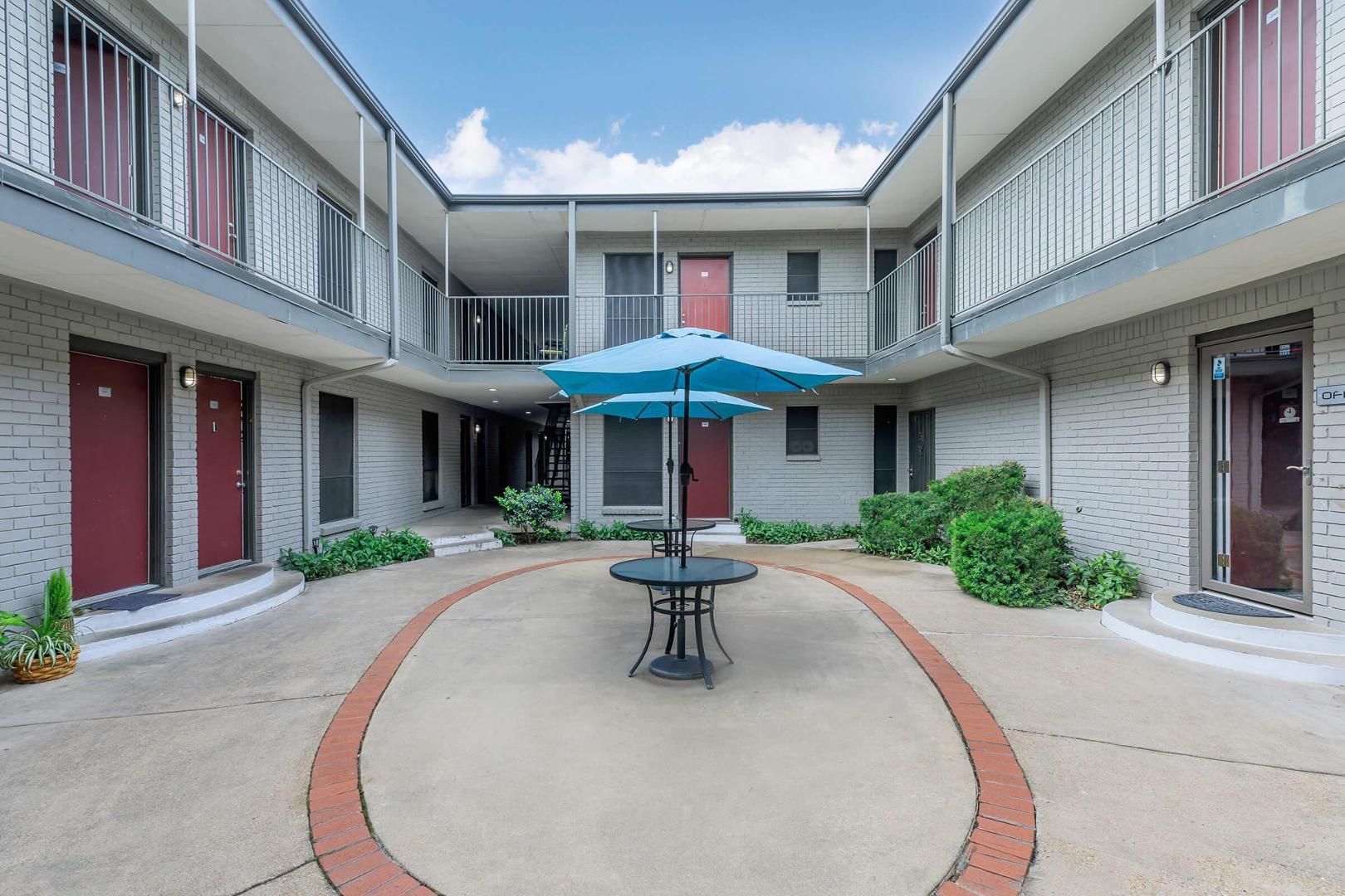 https://cdn.rentalbeast.com/listings/4374303_1721936934627.jpg.rbm