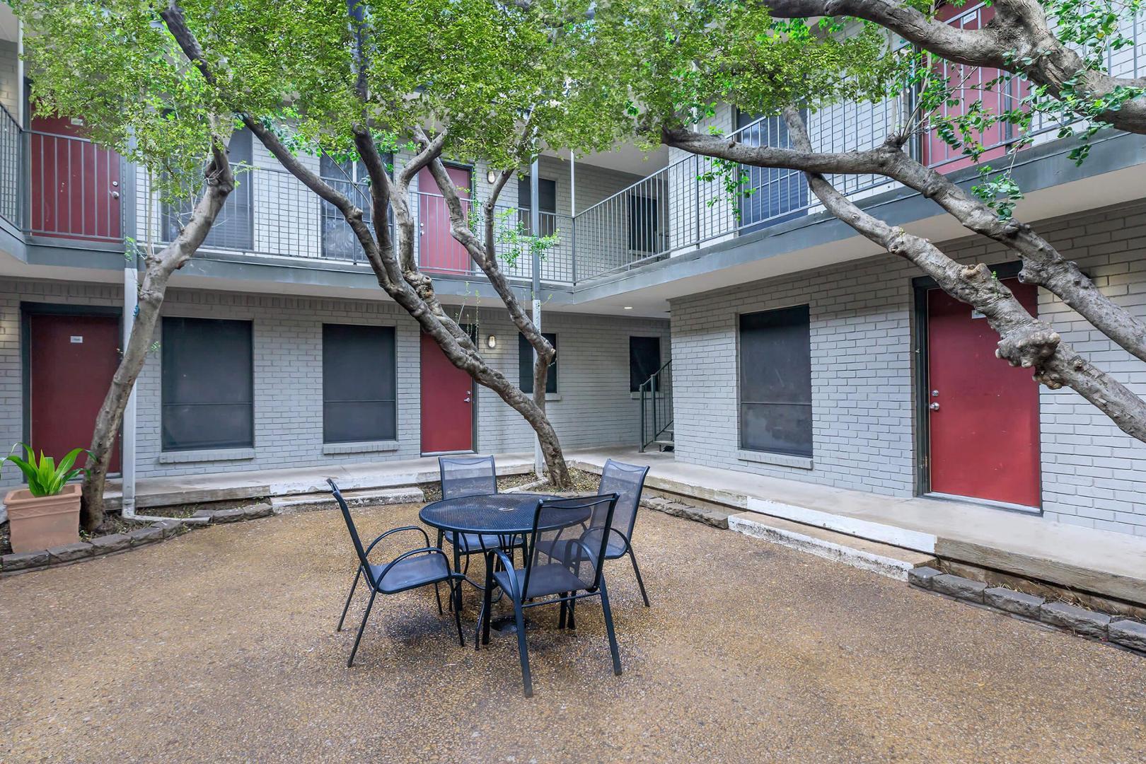 https://cdn.rentalbeast.com/listings/4374303_1721936936643.jpg.rbm