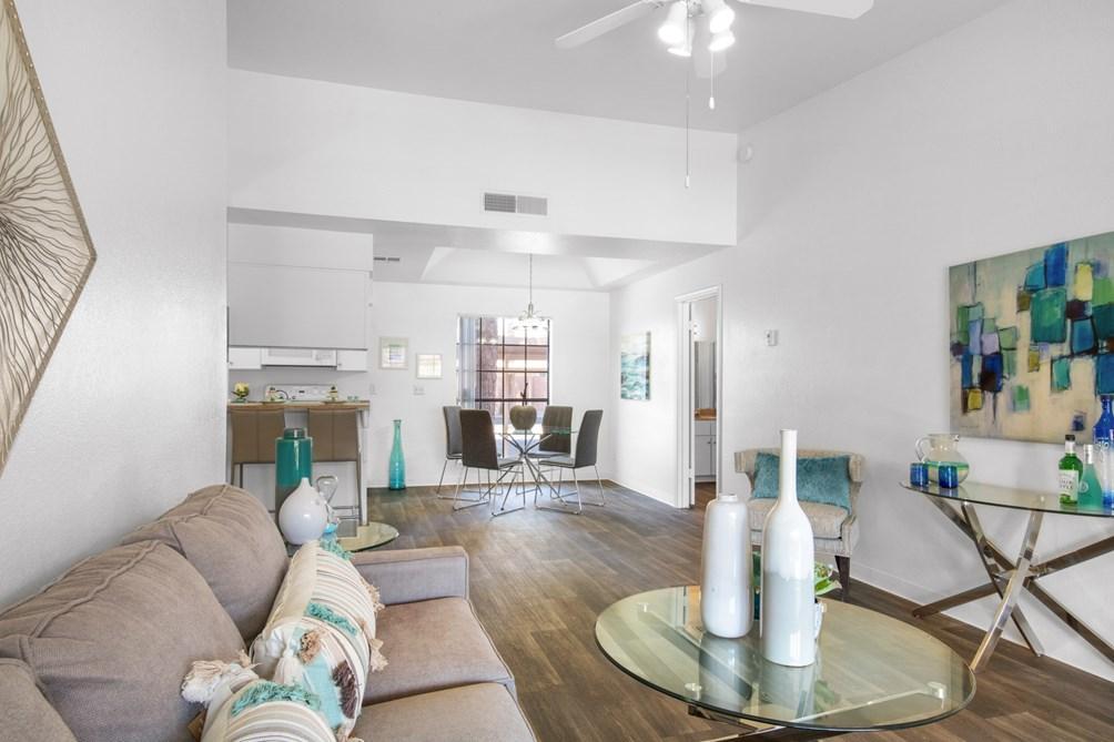https://cdn.rentalbeast.com/listings/4403235_1601885041882.jpg.rbm