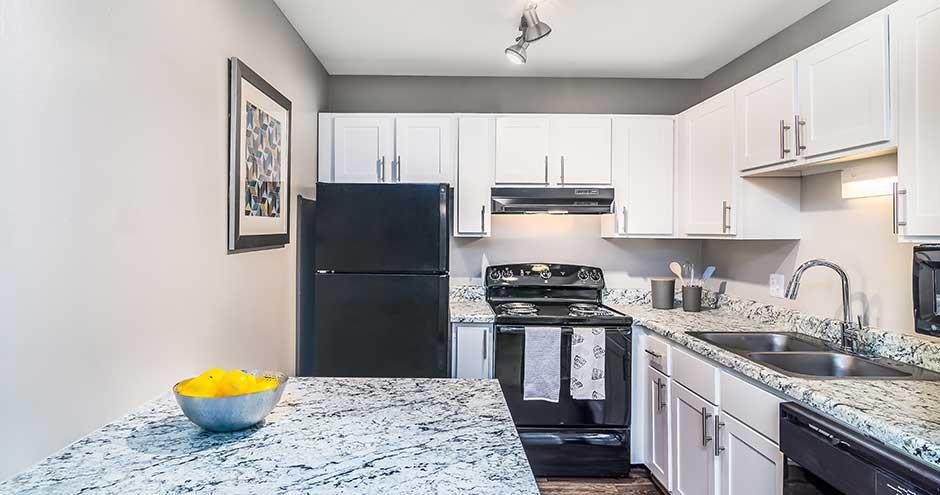 500 Lakehurst Rd #5081L, Waukegan, IL - 1,446 USD/ month