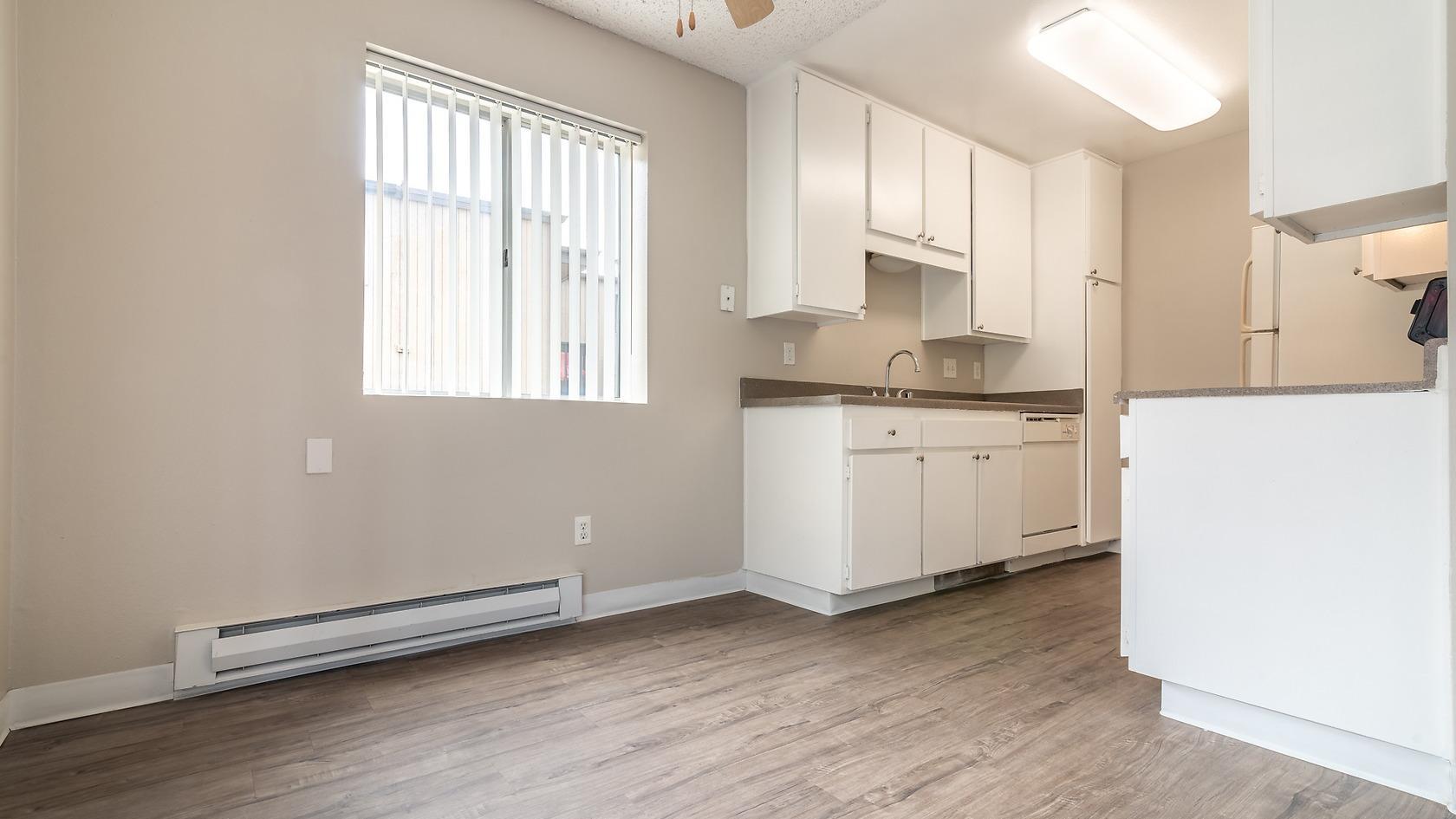 https://cdn.rentalbeast.com/listings/4851838_1616057966500.jpg.rbm