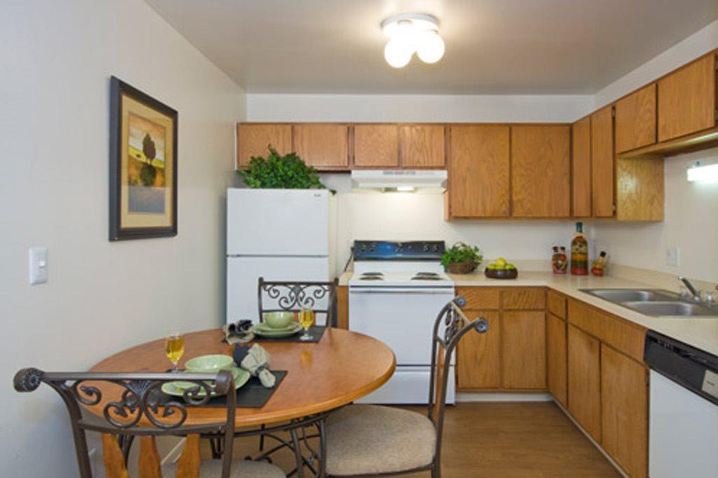 https://cdn.rentalbeast.com/listings/4868439_1616655707434.jpg.rbm