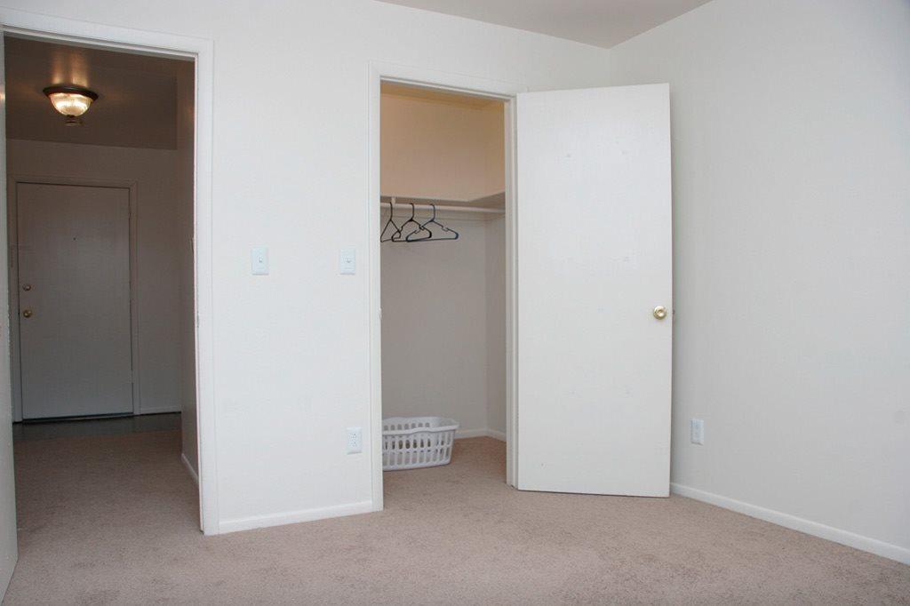 https://cdn.rentalbeast.com/listings/4868439_1616655707939.jpg.rbm