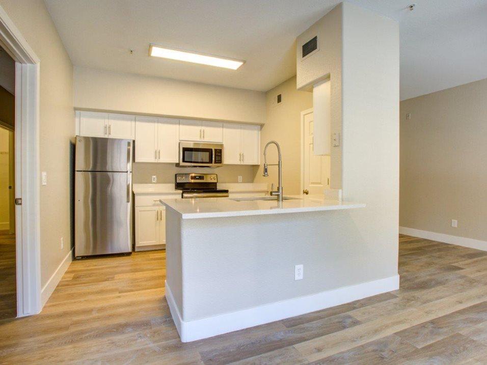 https://cdn.rentalbeast.com/listings/4912813_1618210168393.jpg.rbm