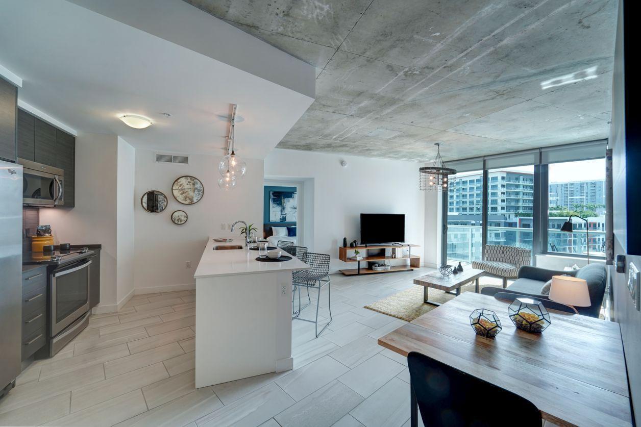 125 NE 32nd Street #1211, Miami, FL - 2,976 USD/ month