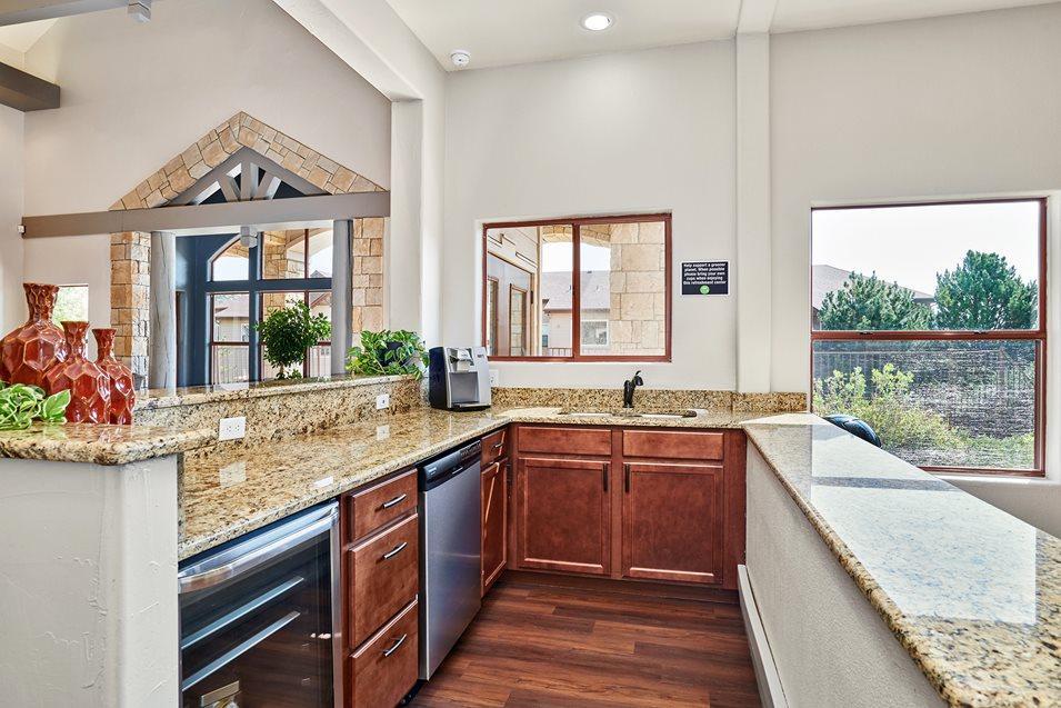 https://cdn.rentalbeast.com/listings/5271076_1625732778352.jpg.rbm