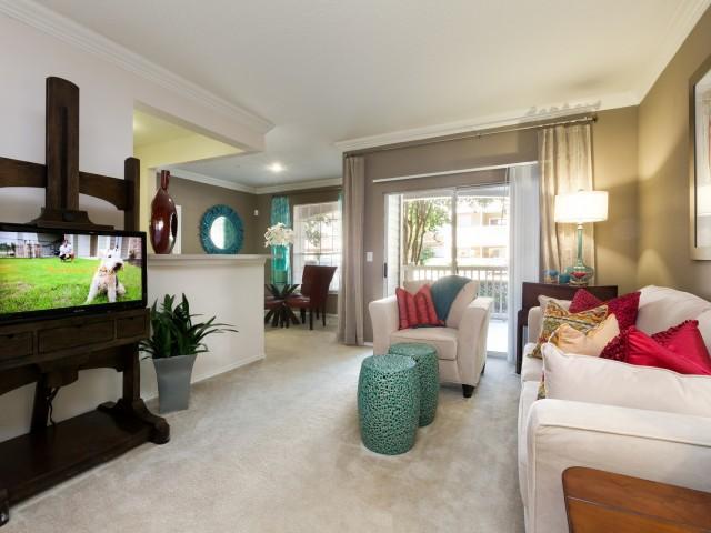 https://cdn.rentalbeast.com/listings/5407663_1628587246172.jpg.rbm