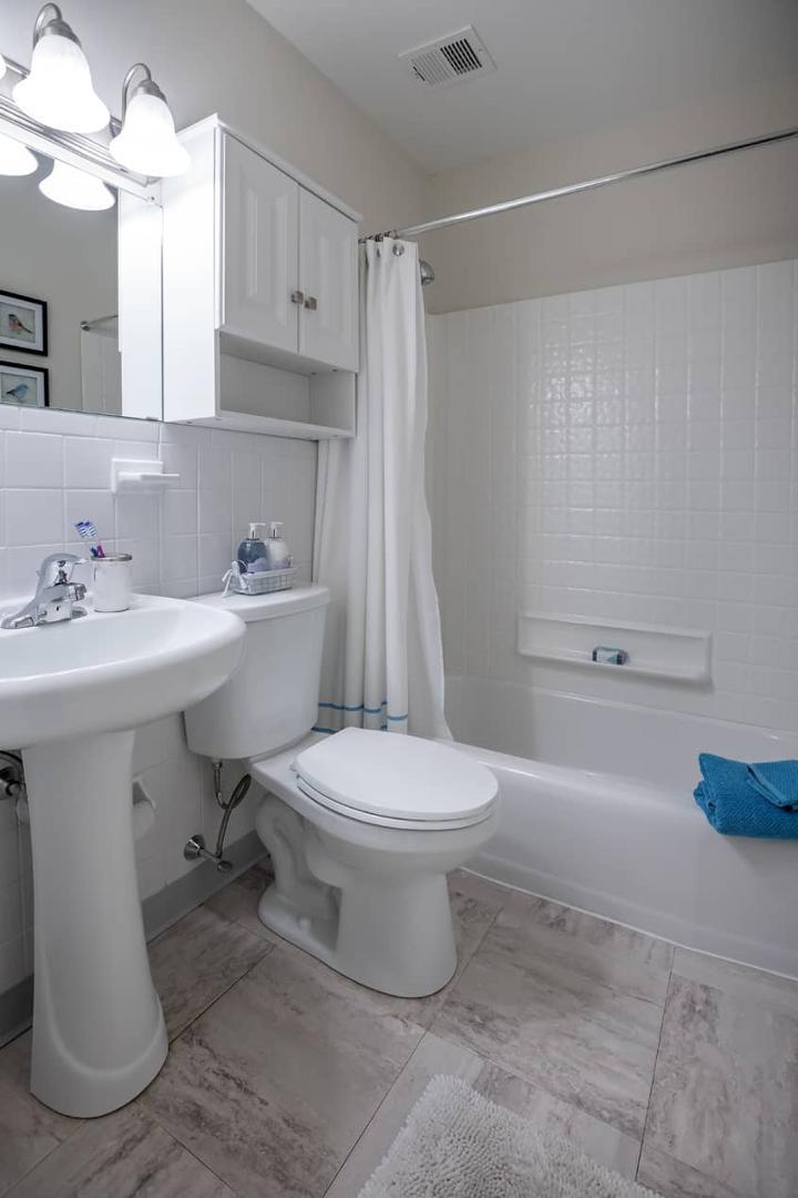 624 Walpole St #T-1208, Norwood, MA - 3,194 USD/ month