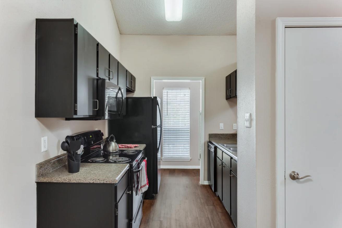 https://cdn.rentalbeast.com/listings/5564602_1633402267175.jpg.rbm