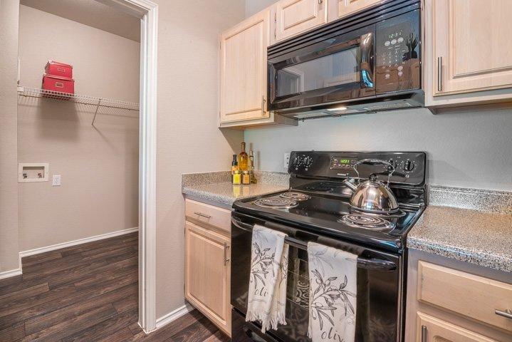 https://cdn.rentalbeast.com/listings/5710603_1638351599271.jpg.rbm