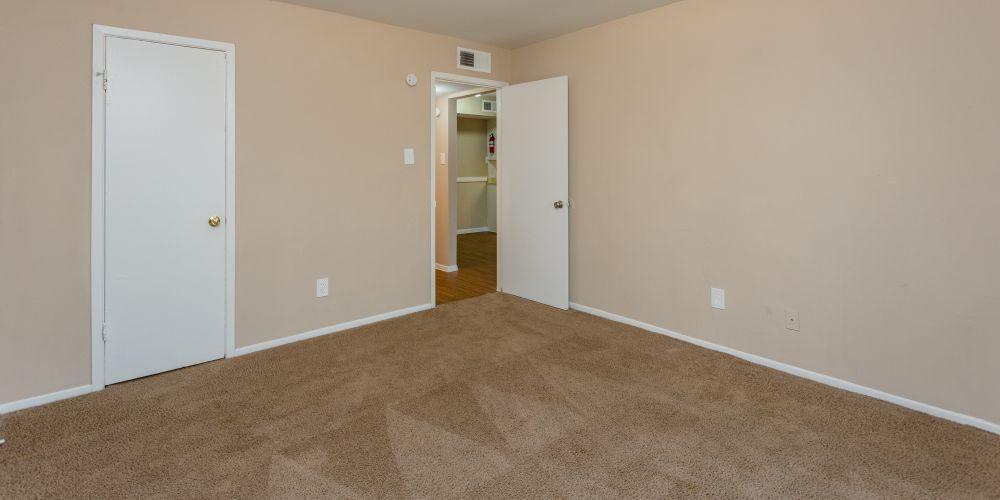 https://cdn.rentalbeast.com/listings/5742602_1639390292706.jpg.rbm