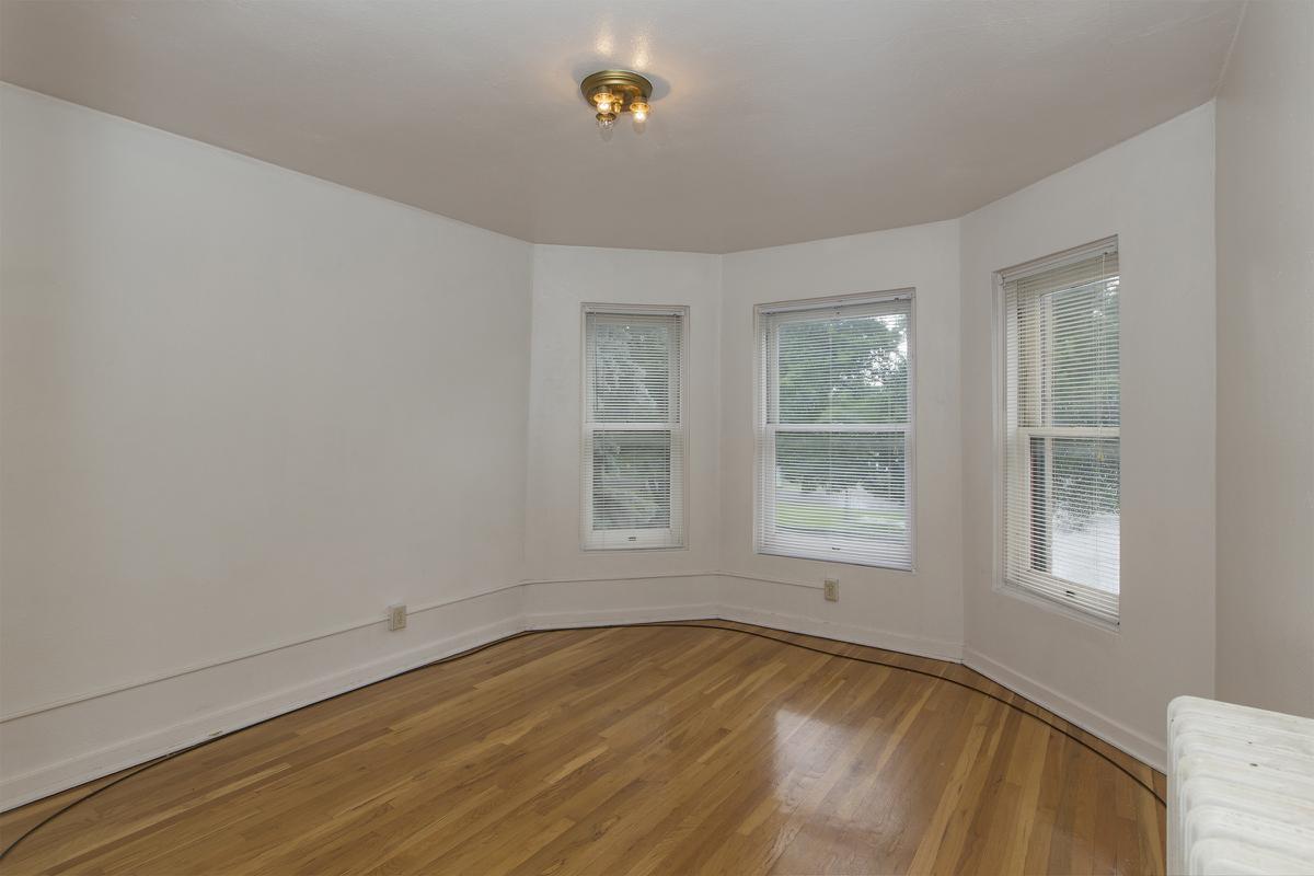 https://cdn.rentalbeast.com/listings/5758754_1639984749531.jpg.rbm