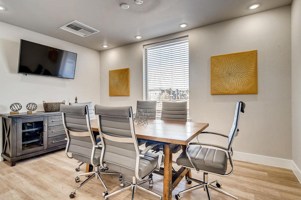 https://cdn.rentalbeast.com/listings/5880845_1644405224838.jpg.rbm