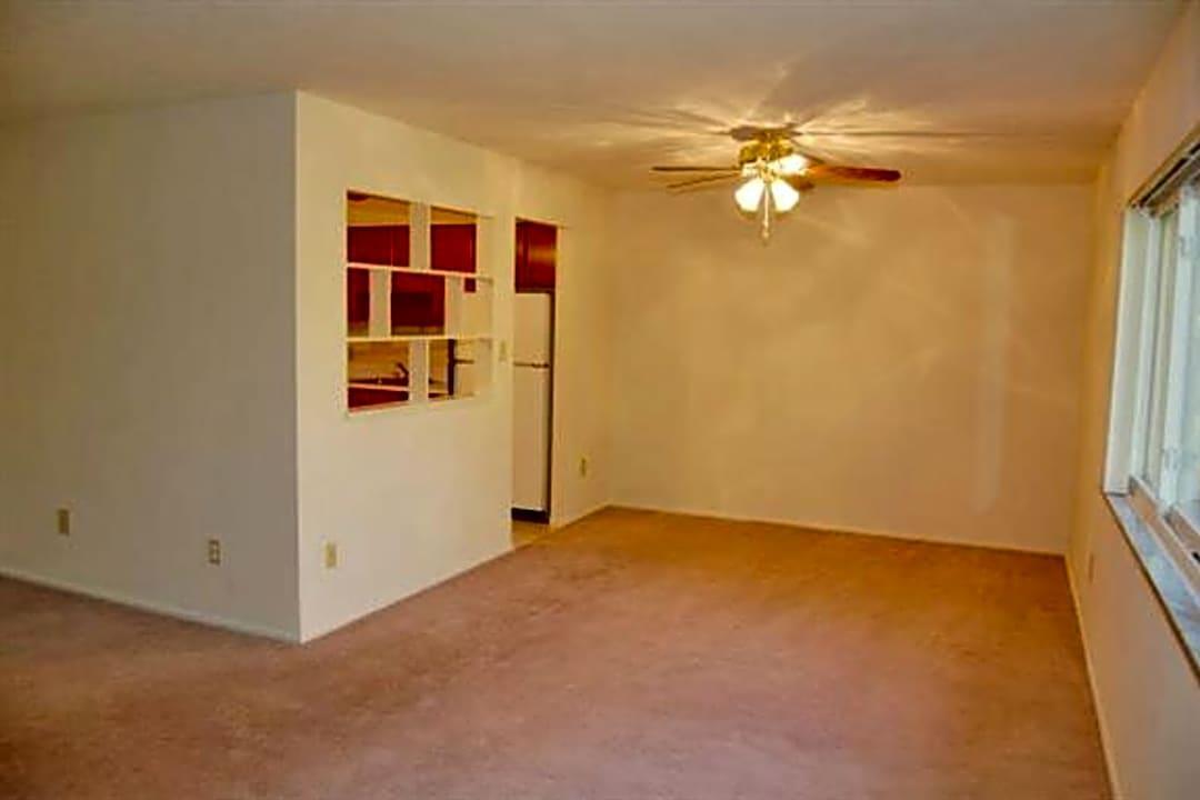 https://cdn.rentalbeast.com/listings/5893091_1644837927571.jpg.rbm