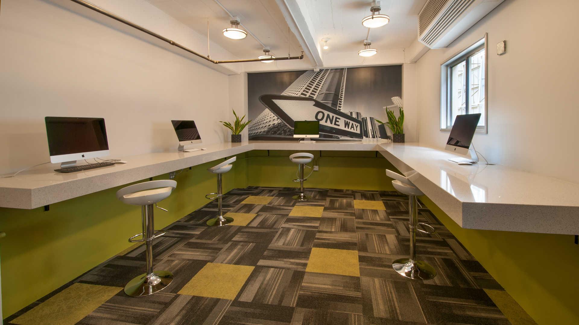 612 S Flower Street #622 - 2,107USD / month