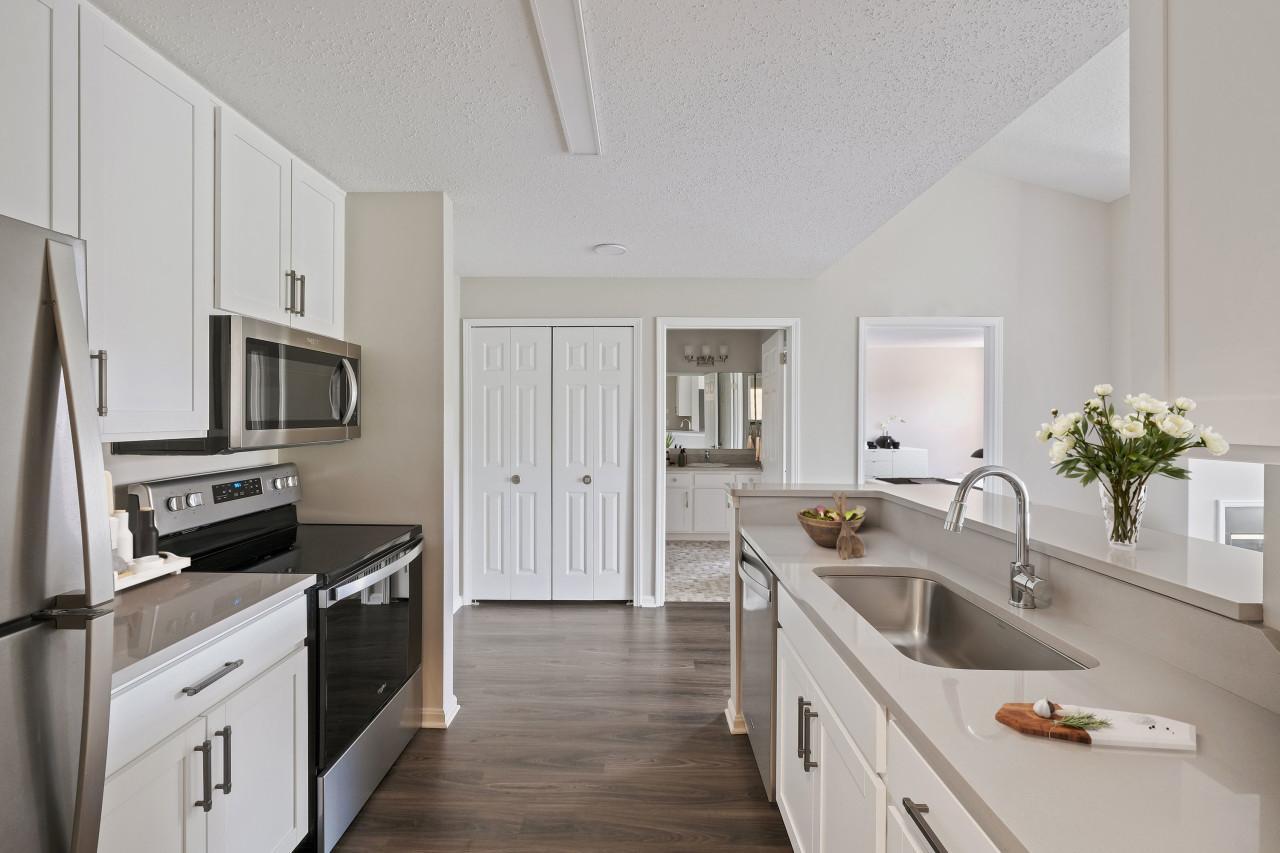 26900 Amhearst Cir #04-110 - 2,163USD / month