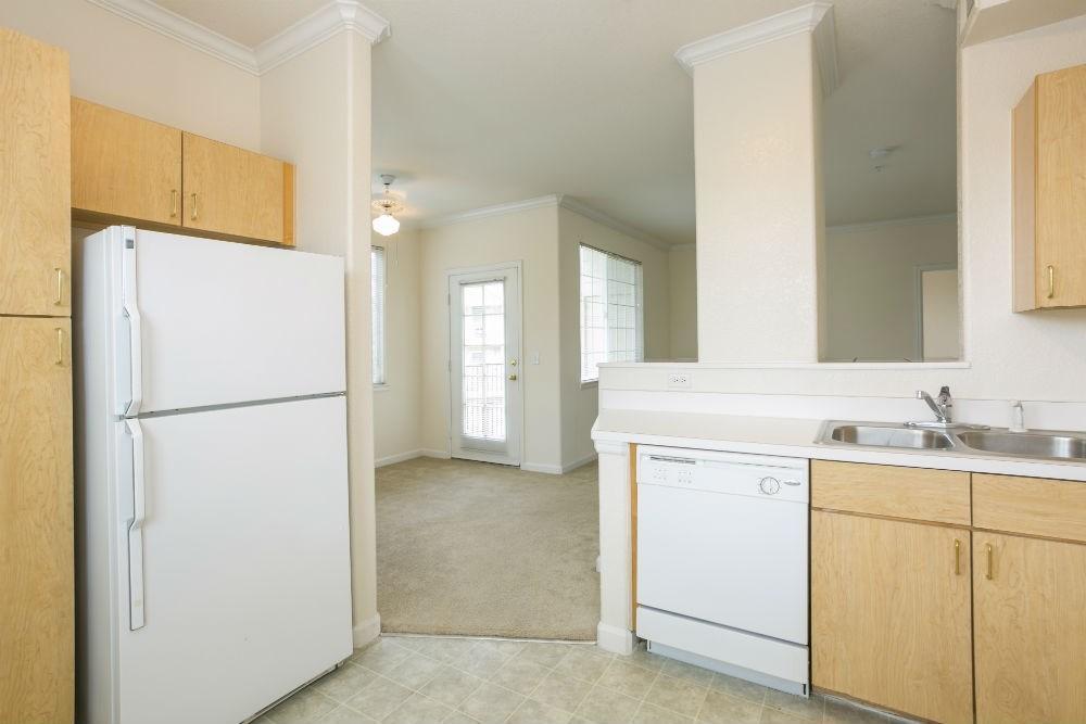https://cdn.rentalbeast.com/listings/6283805_1654784430641.jpg.rbm