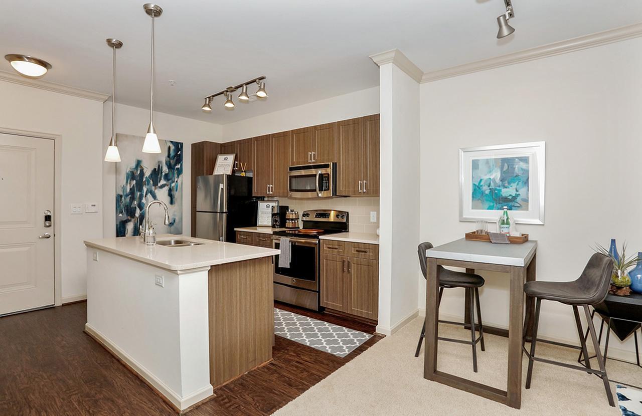 1000 Barone Ave #7311, Atlanta, GA - 2,217 USD/ month