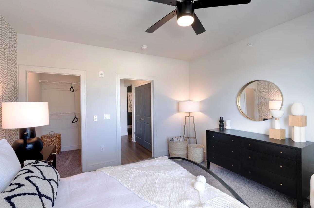 https://cdn.rentalbeast.com/listings/6641213_1663753226652.jpg.rbm