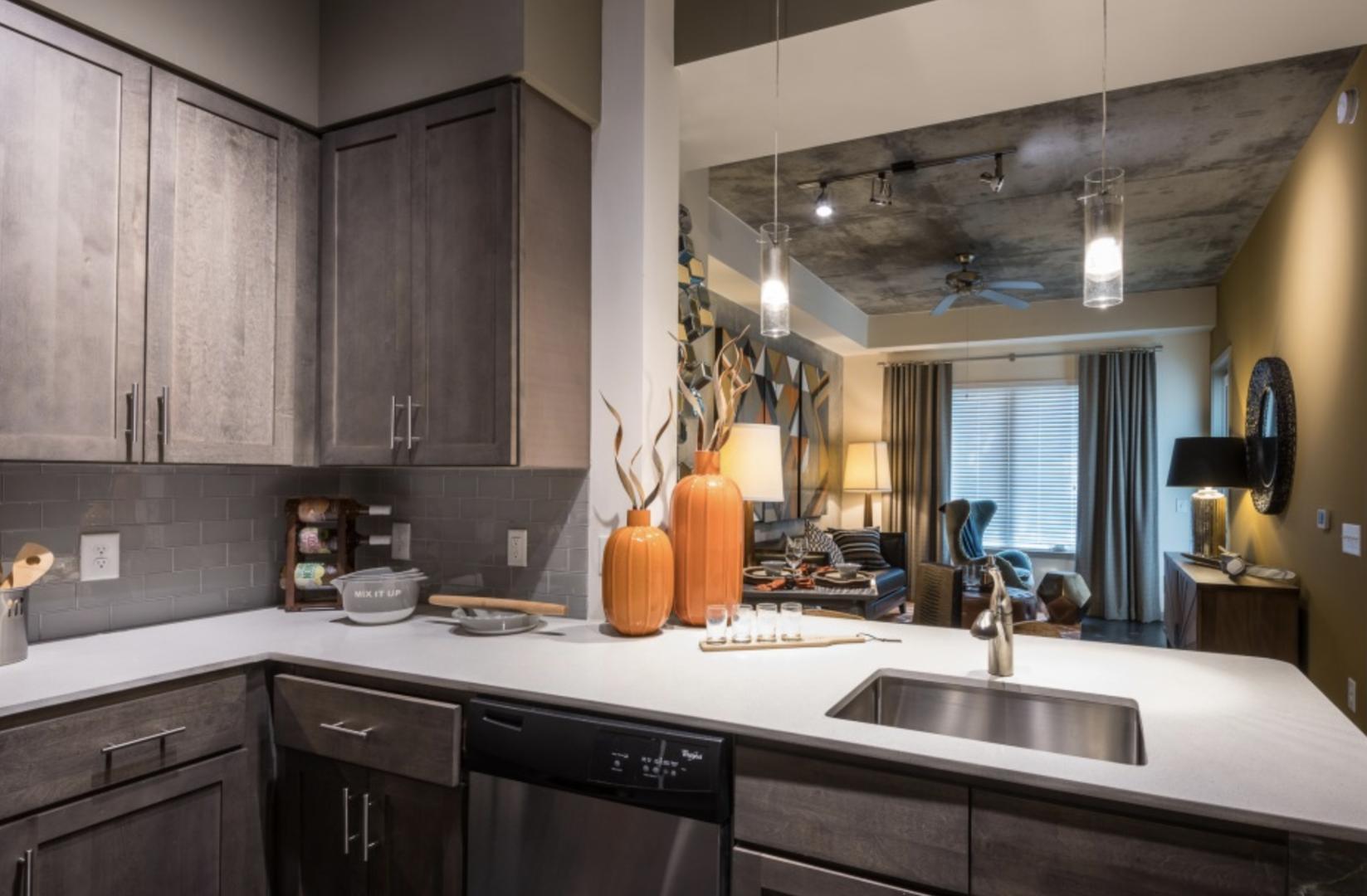 https://cdn.rentalbeast.com/listings/6689845_1664805624130.jpg.rbm