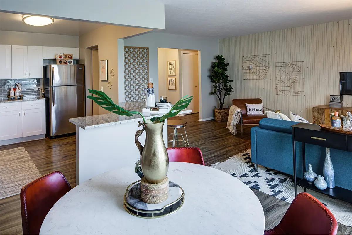 https://cdn.rentalbeast.com/listings/6906190_1670552025308.jpg.rbm