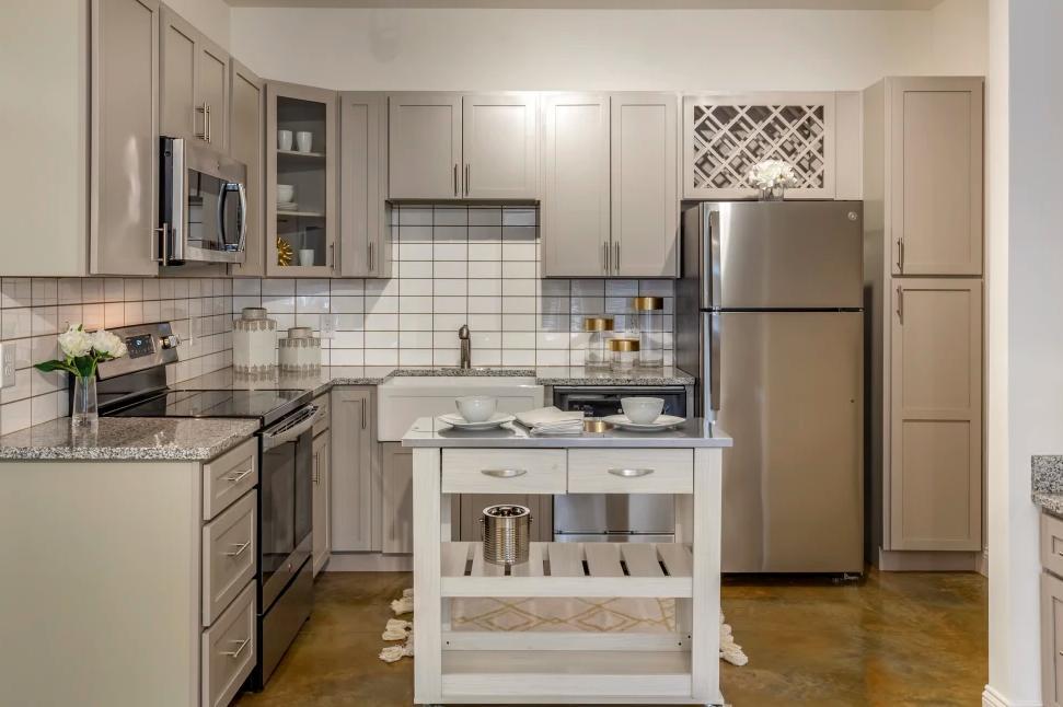 https://cdn.rentalbeast.com/listings/6920482_1670978060154.jpg.rbm