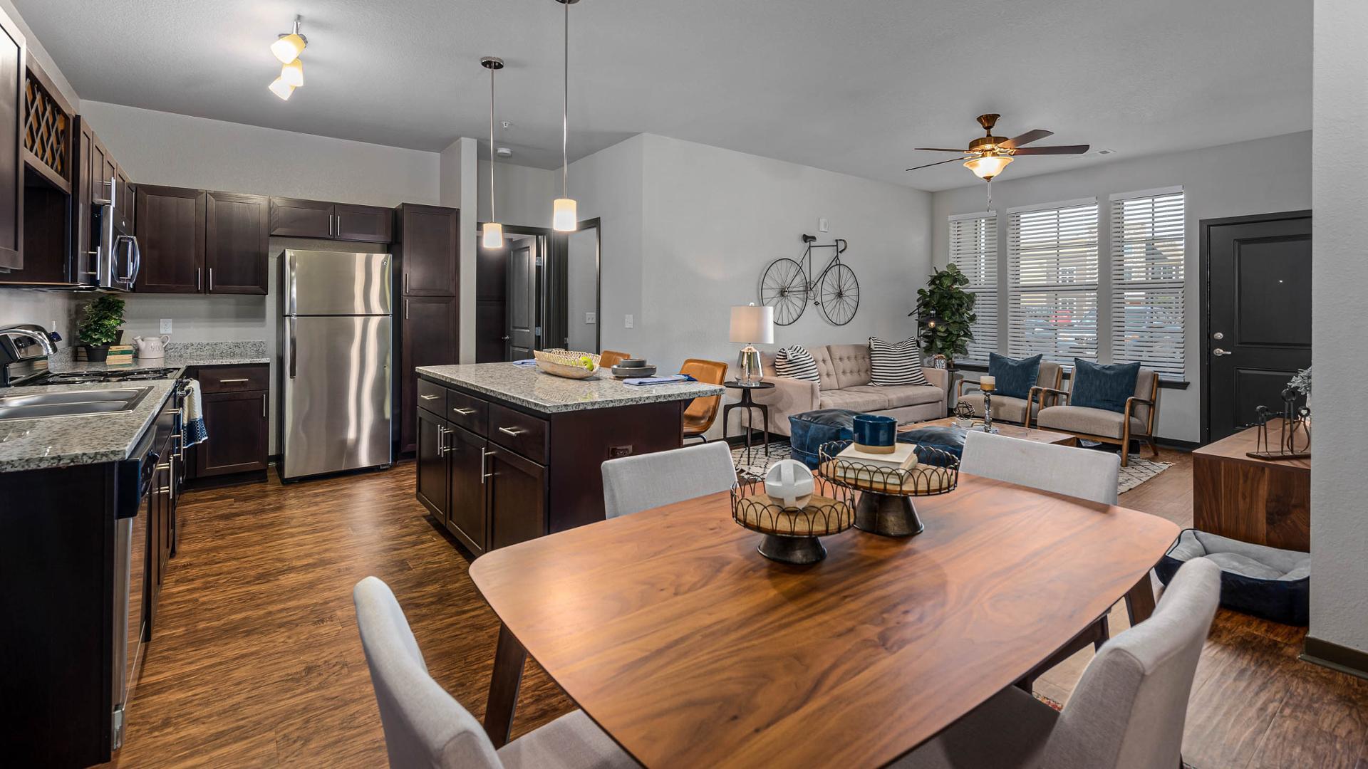 https://cdn.rentalbeast.com/listings/6946729_1671786365746.jpg.rbm