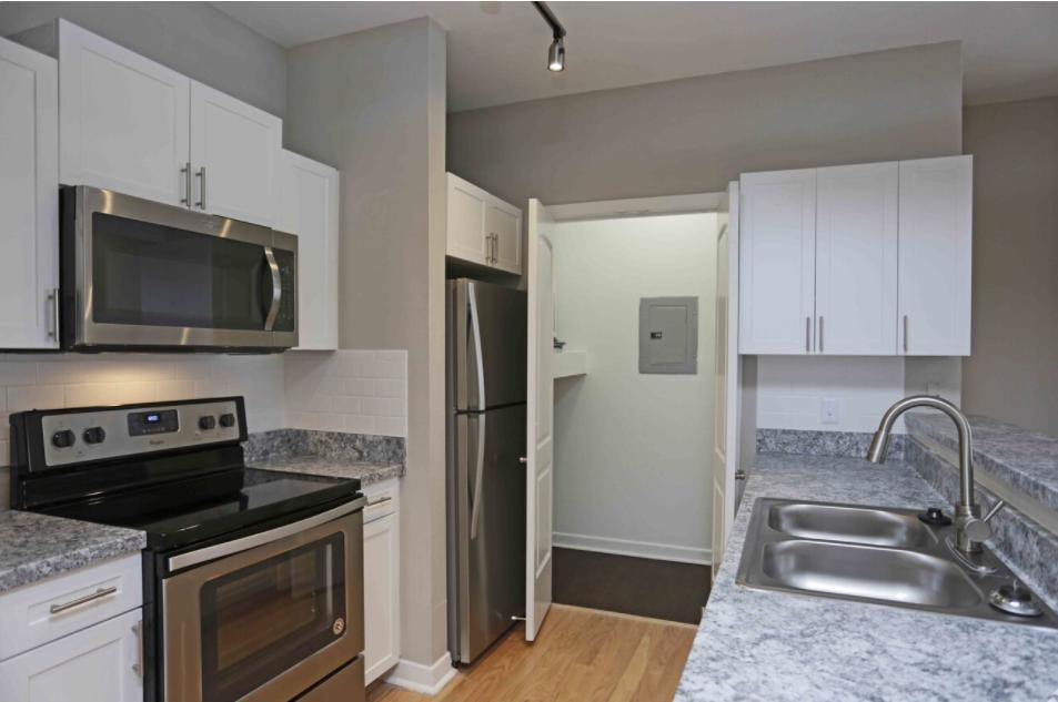https://cdn.rentalbeast.com/listings/7221489_1678103676662.jpg.rbm