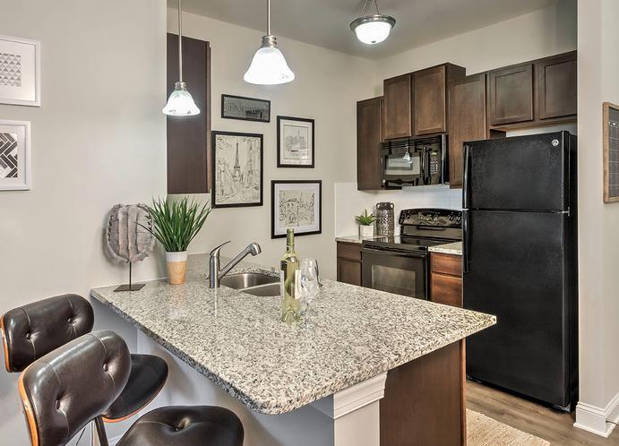 https://cdn.rentalbeast.com/listings/7369165_1681458220931.jpg.rbm