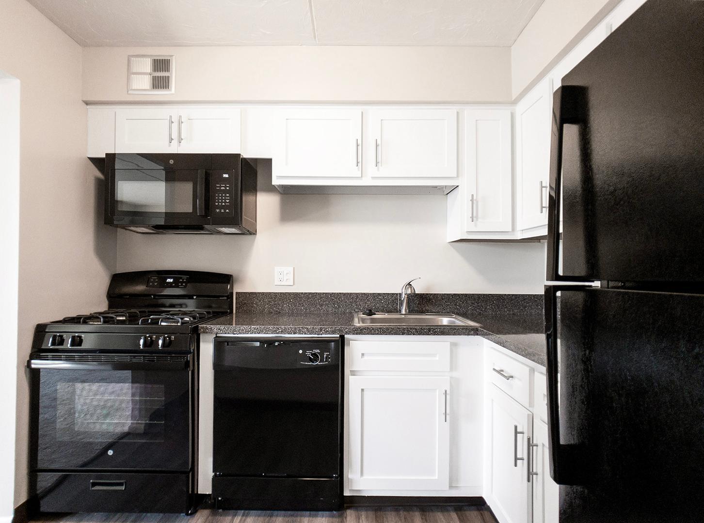 https://cdn.rentalbeast.com/listings/7403696_1682330413215.jpg.rbm