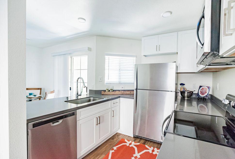 https://cdn.rentalbeast.com/listings/7406117_1682389901058.jpg.rbm