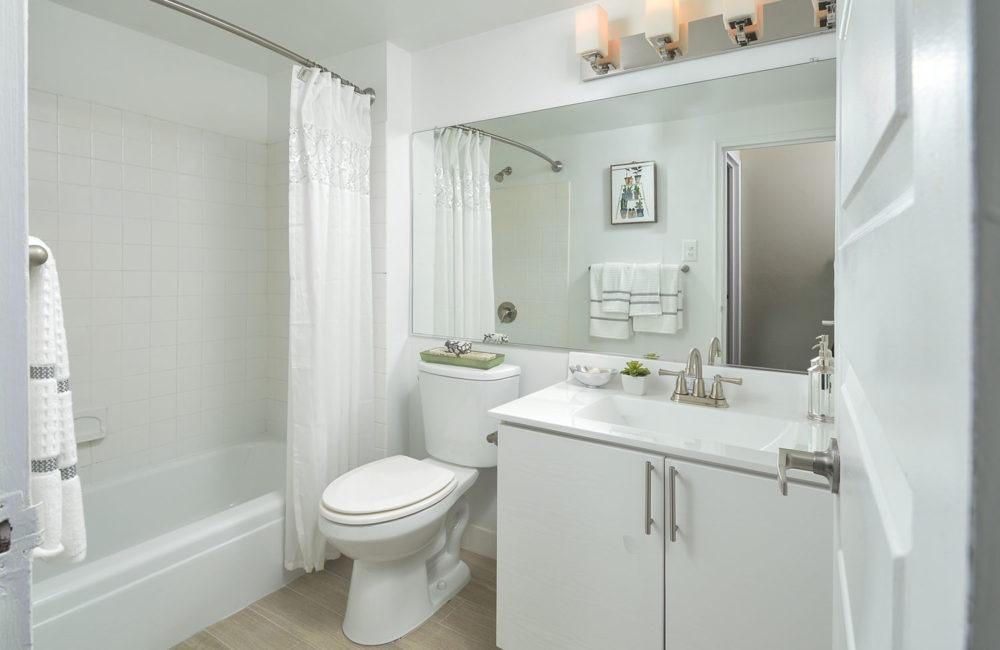 2991 West Schoolhouse Lane #SE-22 - 1,920USD / month