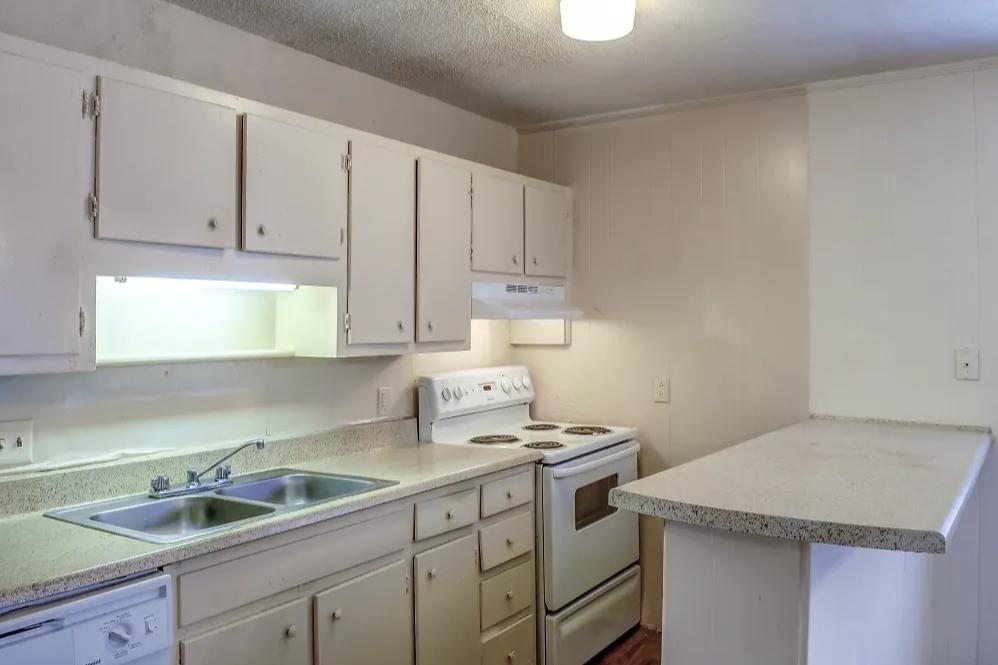 https://cdn.rentalbeast.com/listings/7827245_1689827135031.jpg.rbm