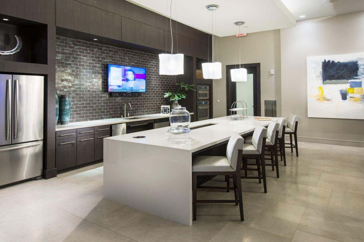 1000 S Grand Ave #328 - 2,265USD / month