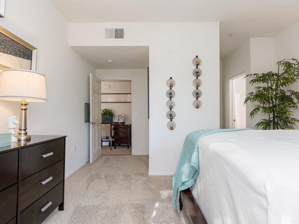 https://cdn.rentalbeast.com/listings/7972919_1692253512244.jpg.rbm