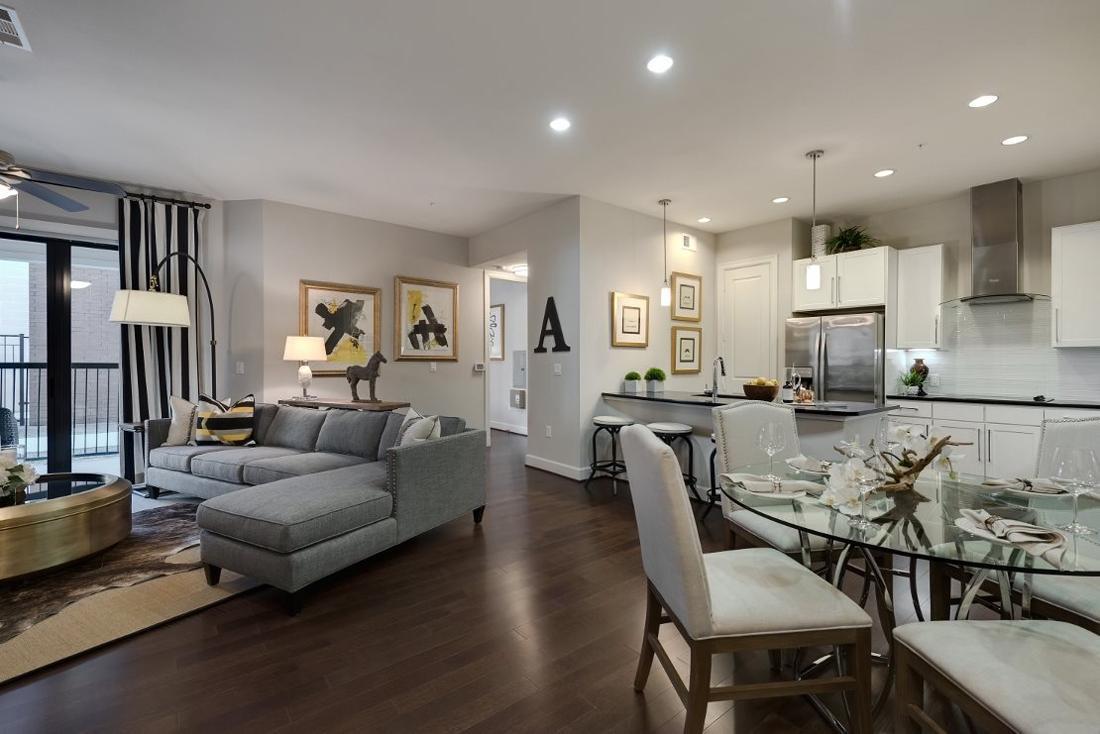 https://cdn.rentalbeast.com/listings/7974884_1692279212423.jpg.rbm