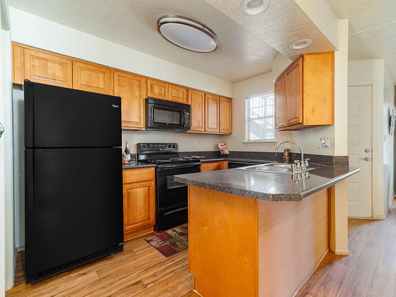 https://cdn.rentalbeast.com/listings/7990315_1692670920484.jpg.rbm