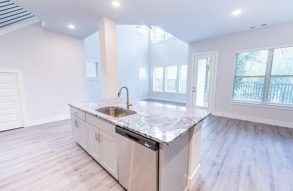 https://cdn.rentalbeast.com/listings/7991543_1692693025197.jpg.rbm