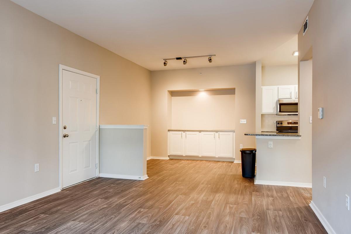 https://cdn.rentalbeast.com/listings/8117236_1694767667547.jpg.rbm