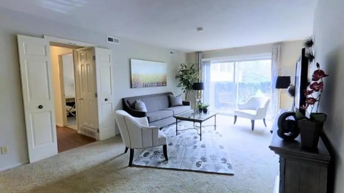 https://cdn.rentalbeast.com/listings/8160072_1695710251165.jpg.rbm
