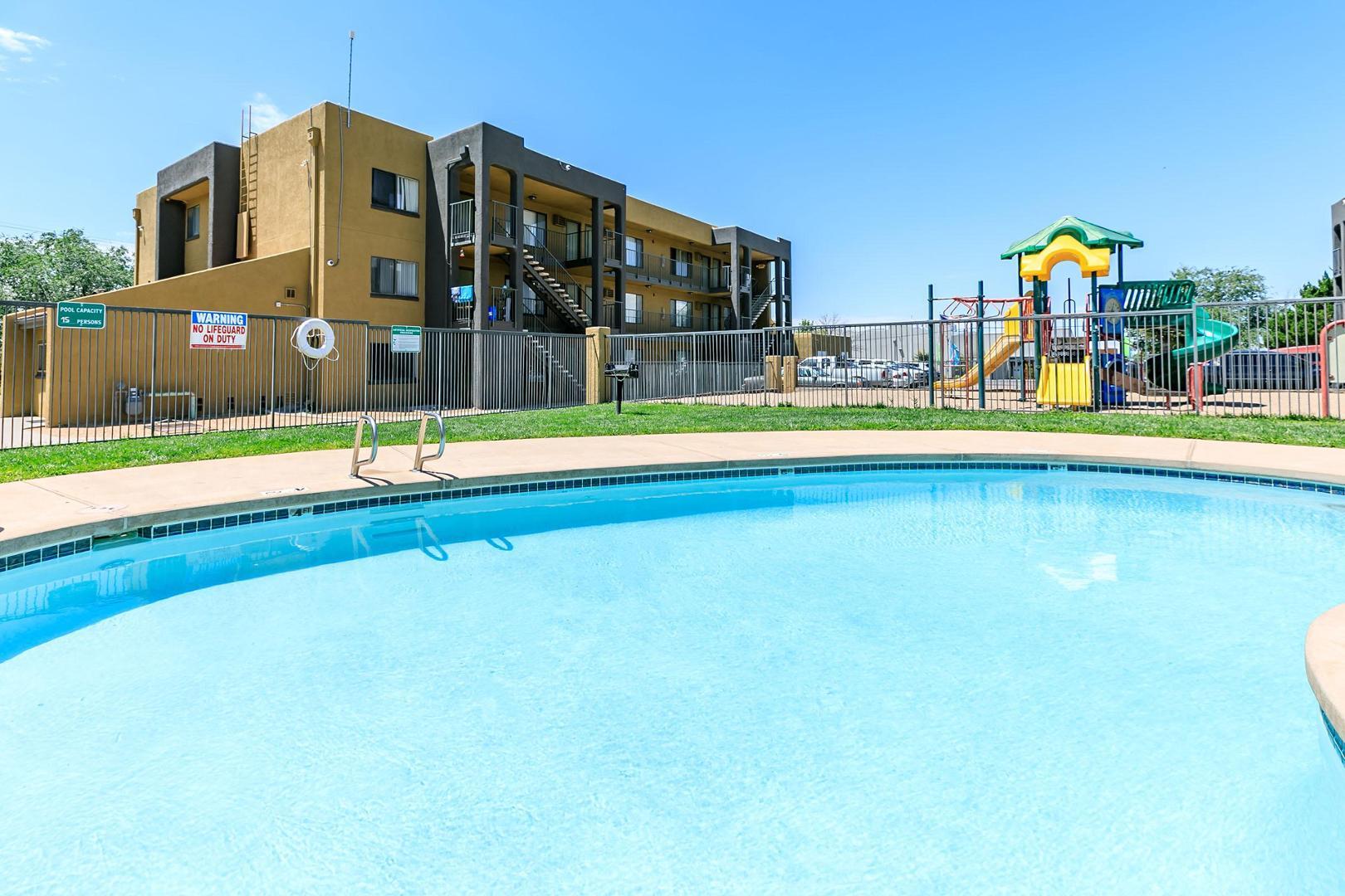 https://cdn.rentalbeast.com/listings/8229443_1697174832425.jpg.rbm