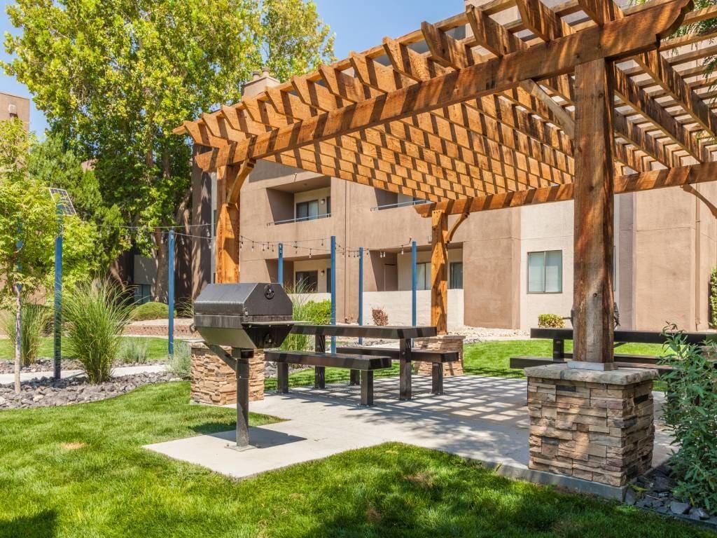 https://cdn.rentalbeast.com/listings/8278668_1697429764527.jpg.rbm