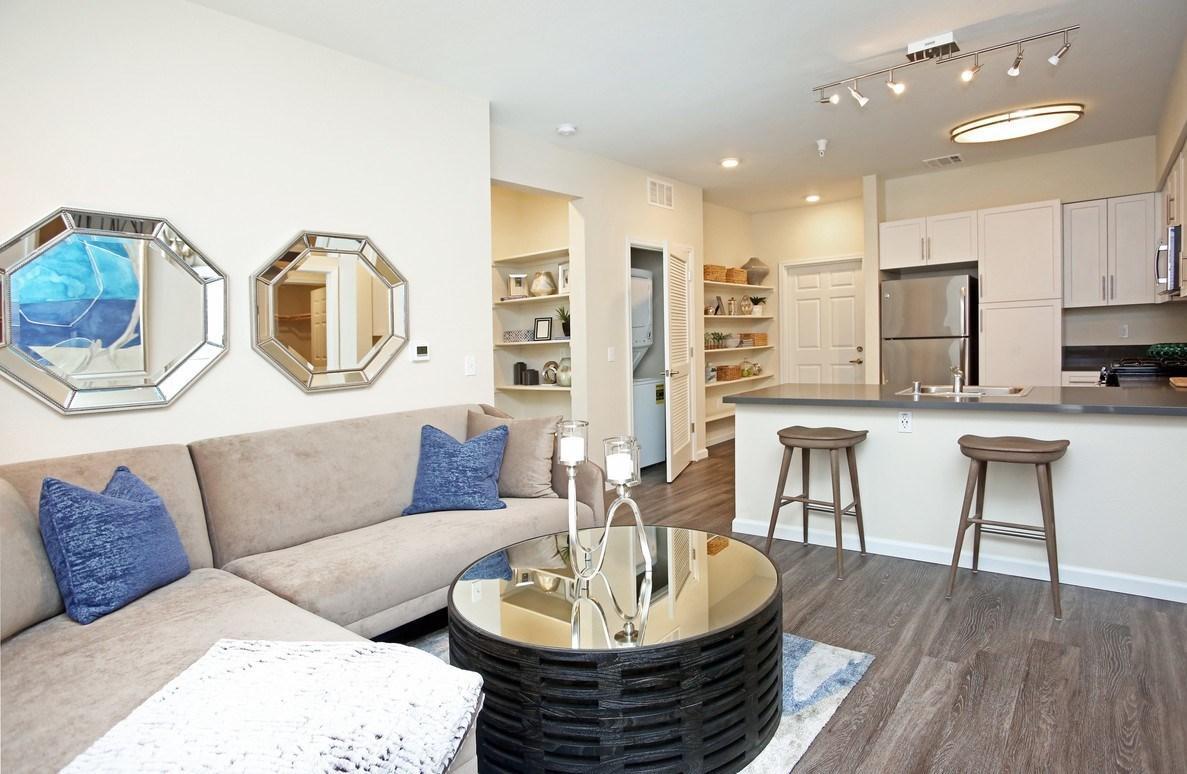 https://cdn.rentalbeast.com/listings/8628038_1699626861595.jpg.rbm